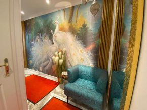 Royal Deluxe
